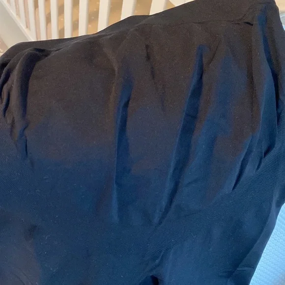 Maternity leggings, black, compression feel, comfortable, Medium, brand Fayebl? - Picture 10 of 10